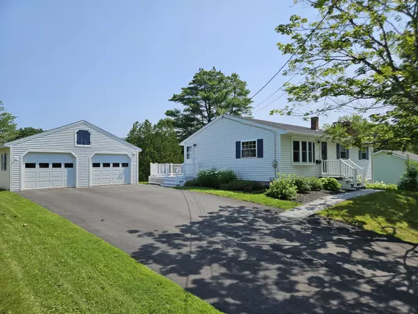 9 Norway CIR, Augusta, ME 04330