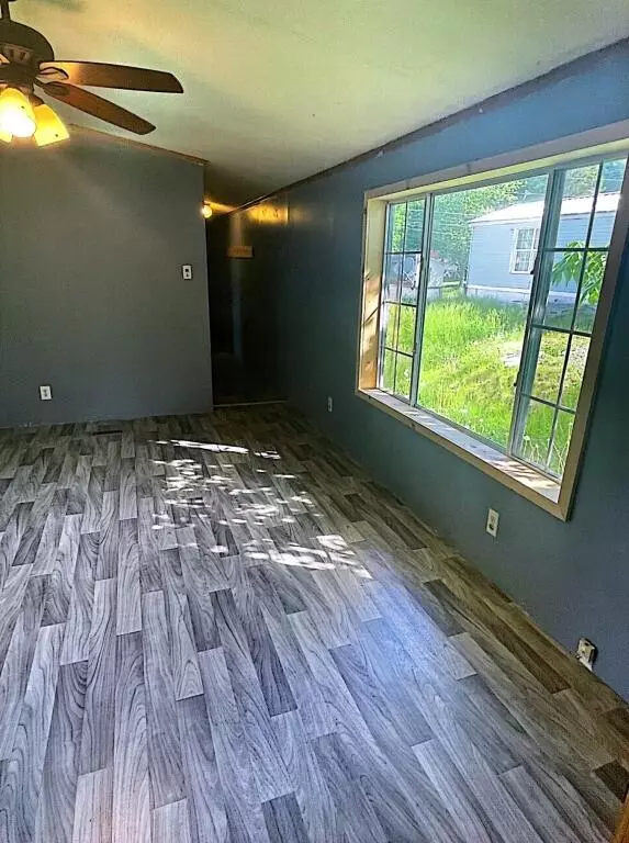 Wiscasset, ME 04578,970 Gardiner RD #13