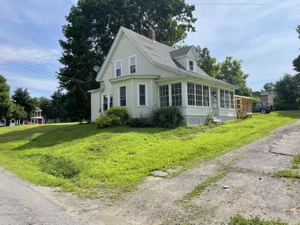 117 Pleasant ST, Dexter, ME 04930