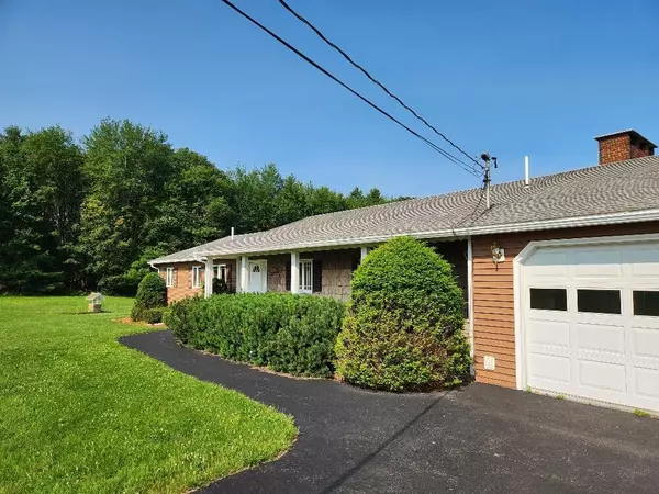 Orrington, ME 04474,353 Dow RD