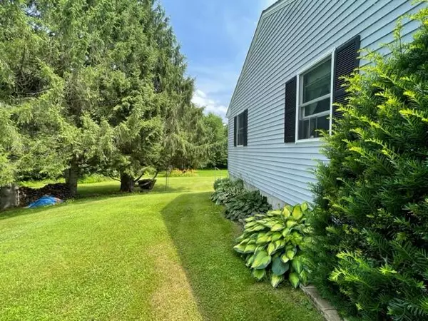 Sidney, ME 04330,2975 Middle RD