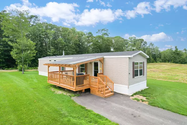 Topsham, ME 04086,30 Mack DR