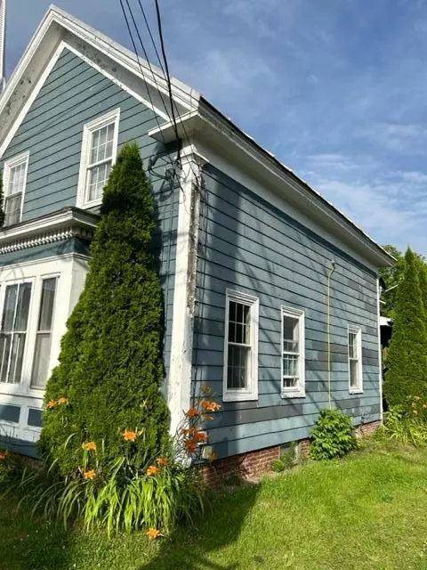 Waterville, ME 04901,174 Water ST