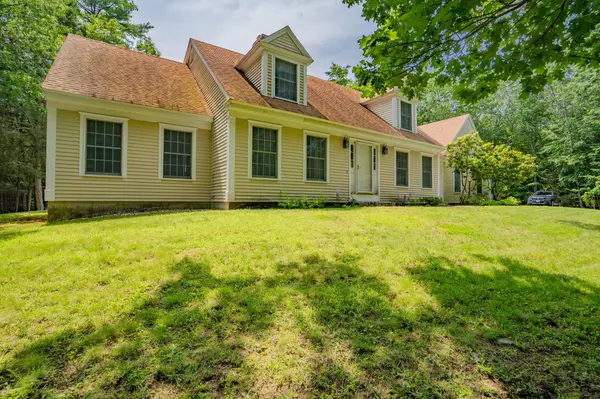 1 Enchanted LN, Westbrook, ME 04092