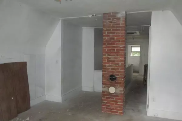 Mechanic Falls, ME 04256,77 Elm ST