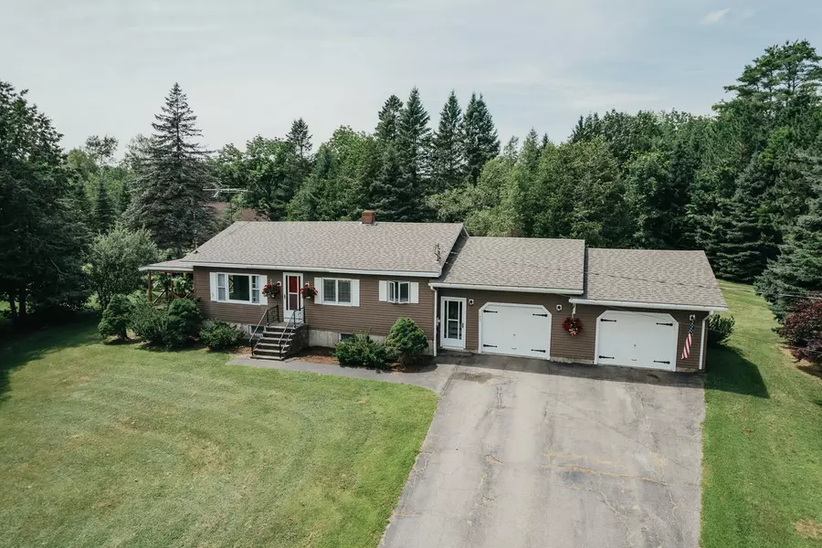 105 Newport RD, Corinna, ME 04928