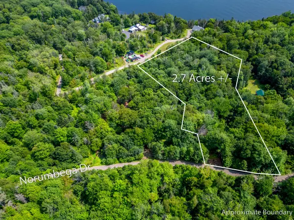 28 Norumbega DR, Stockton Springs, ME 04981