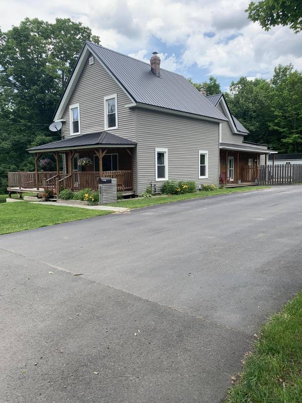 25 Union ST, Dover-foxcroft, ME 04426