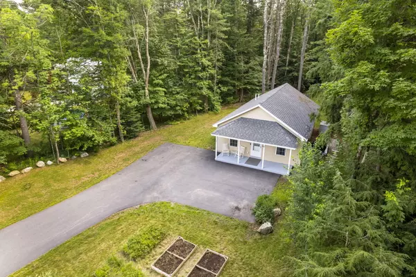 New Gloucester, ME 04260,37 Meadow LN