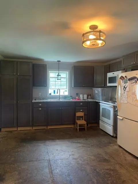 Eagle Lake, ME 04739,5 Albert ST