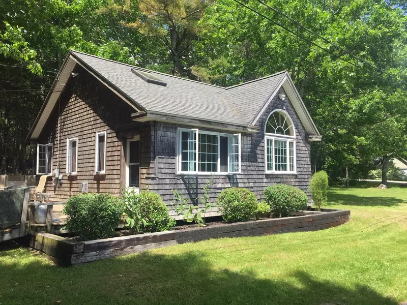15 Viking Trail LN, Surry, ME 04684