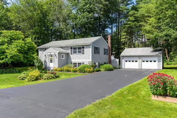 4 Burnham Woods CIR, Scarborough, ME 04074