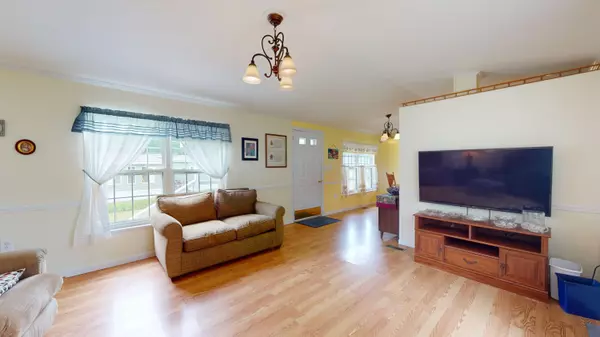 Turner, ME 04282,22 Oakwood DR