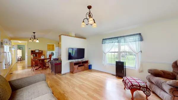 Turner, ME 04282,22 Oakwood DR