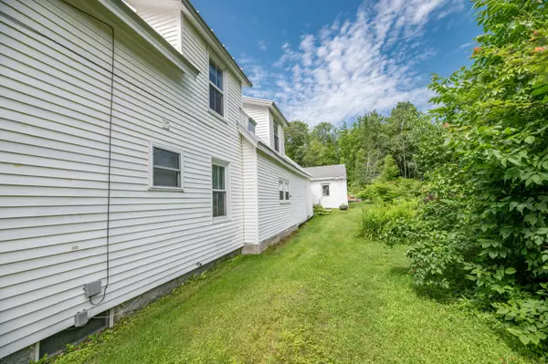 Oakland, ME 04963,72 Oak ST