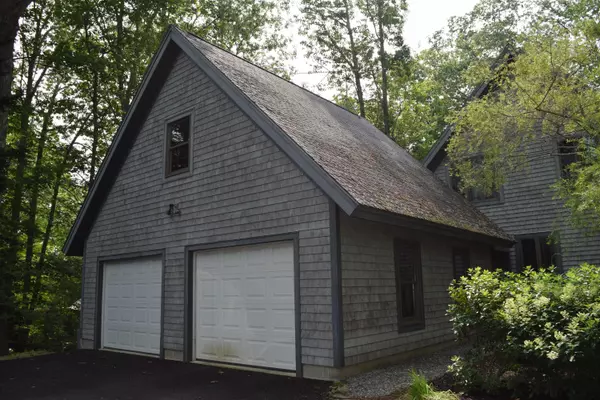 Northport, ME 04849,560 Bluff RD