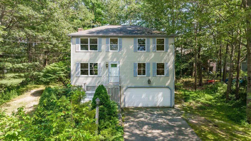 6 Manter ST, Cape Elizabeth, ME 04107