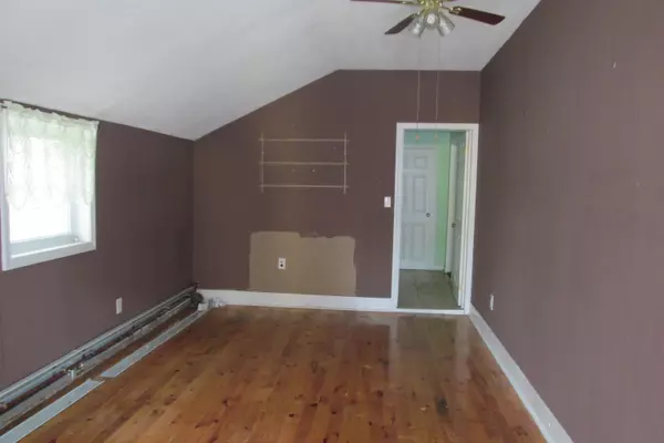 Norway, ME 04268,14 Marston ST