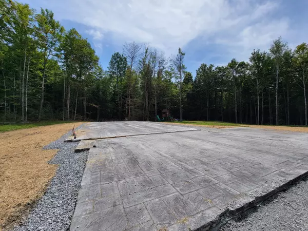 Saint Albans, ME 04971,91 Woodmere LN