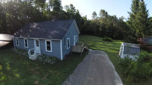 612 Warren Hill RD, Palmyra, ME 04965