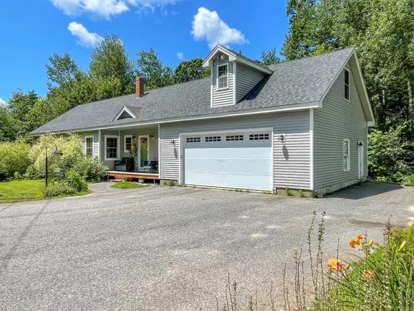 11 Pine DR, Windham, ME 04062