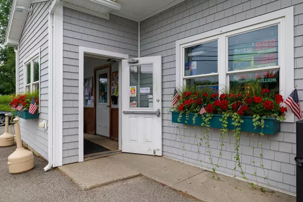 Surry, ME 04684,1305 Surry RD