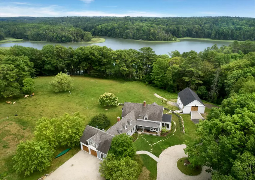 27 Bartol Island RD, Freeport, ME 04032