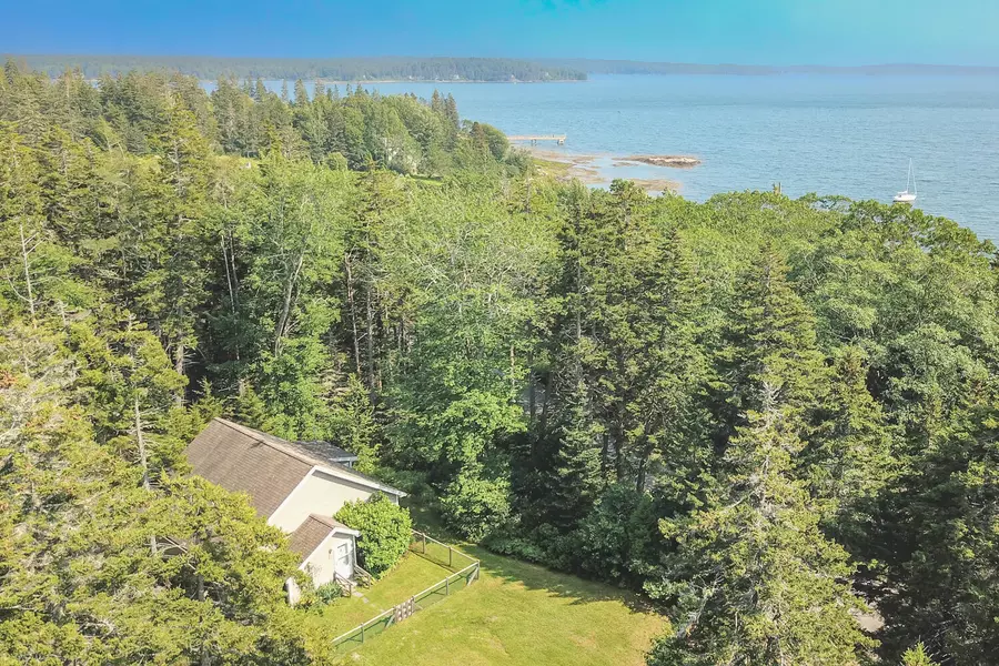 341 Stones Point RD, Cushing, ME 04563