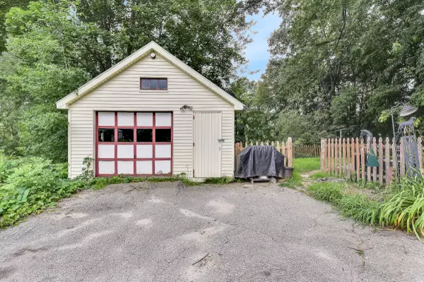 Minot, ME 04258,392 Minot AVE