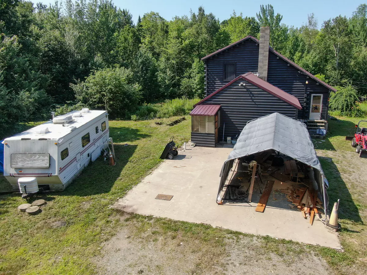 Mattawamkeag, ME 04459,19 Sugar Shack RD