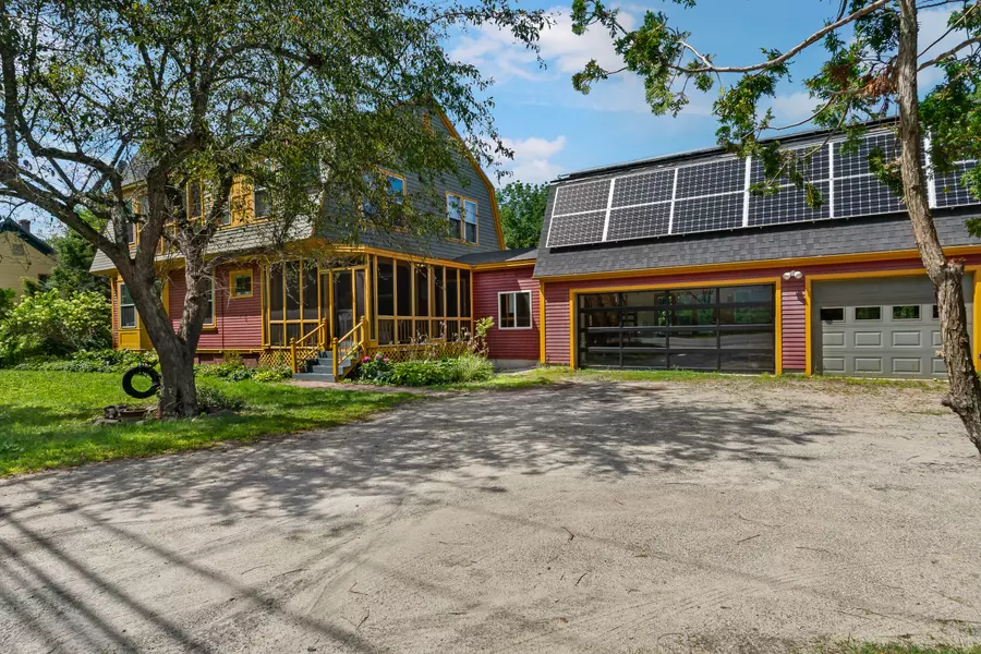 61 Main ST, Bowdoinham, ME 04008