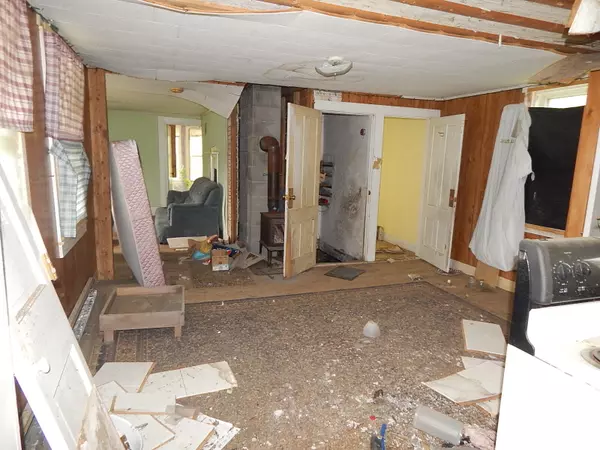 Searsmont, ME 04973,109 New England RD