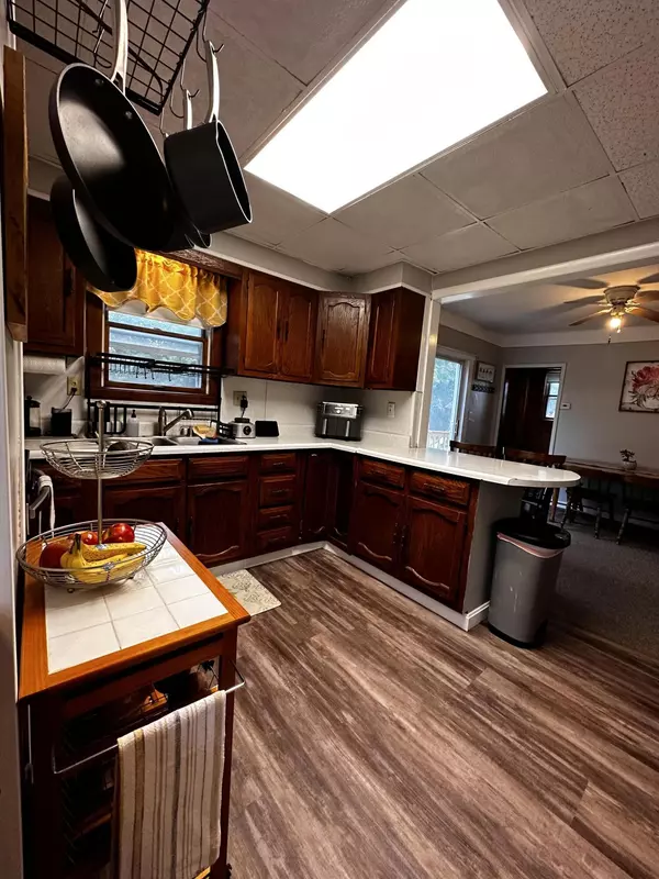 Howland, ME 04448,12 Pleasant ST