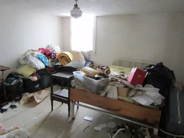 Hermon, ME 04401,852 Bog RD