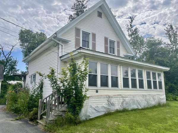 77 Water ST, Guilford, ME 04443