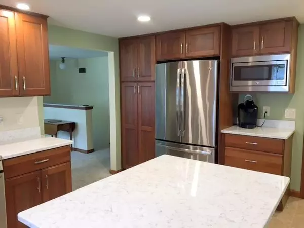 Oakland, ME 04963,31 Mayland ST