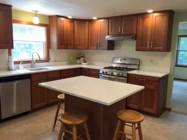 Oakland, ME 04963,31 Mayland ST