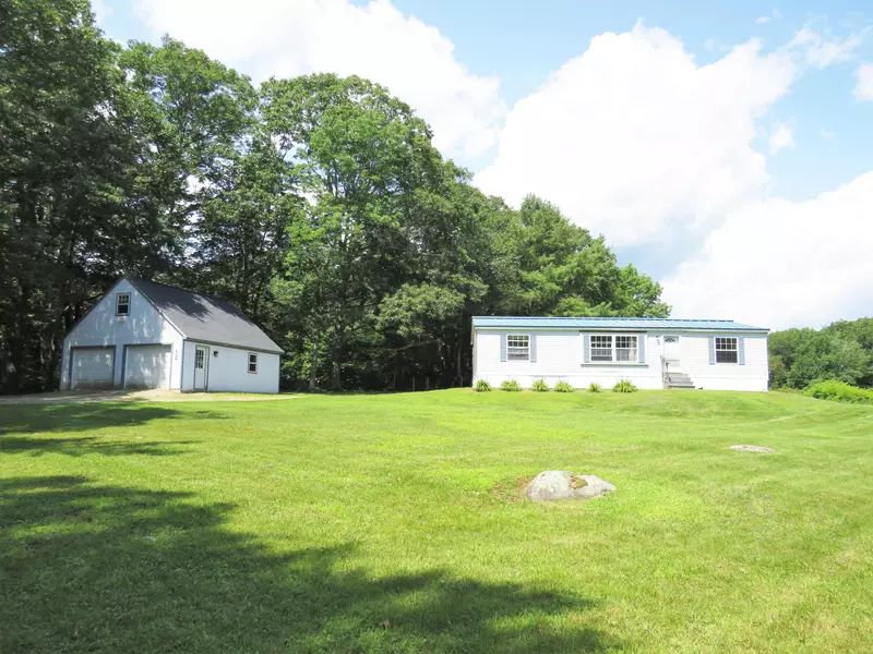 33 Nobleboro RD, Bremen, ME 04551