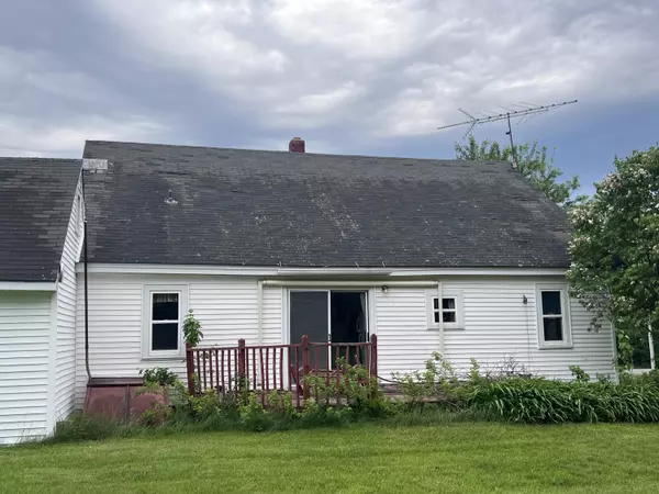 Sidney, ME 04330,3876 Middle RD