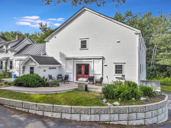 57 Winter ST, Topsham, ME 04086