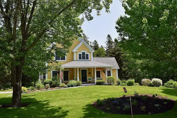 18 Ann's Point RD, Tremont, ME 04653