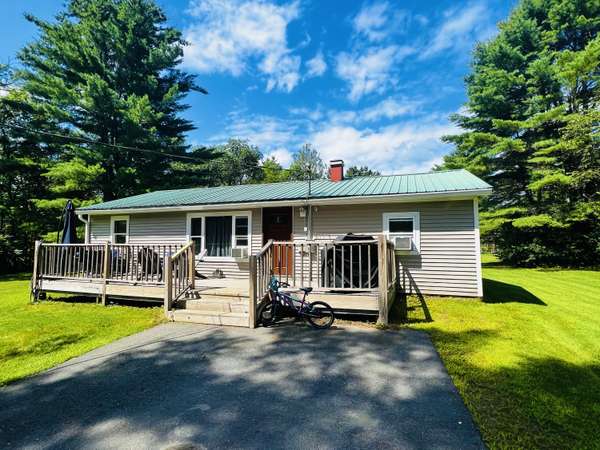 22 Brighton RD, Athens, ME 04912