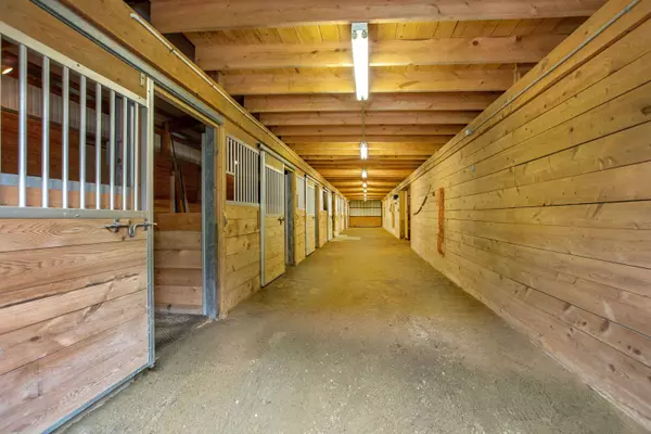 Wiscasset, ME 04578,224 Indian RD