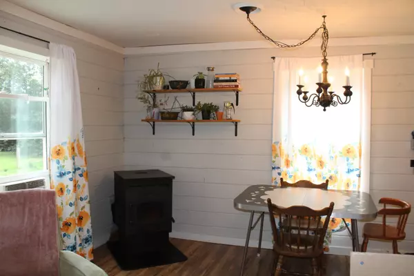 Howland, ME 04448,14 Pleasant ST