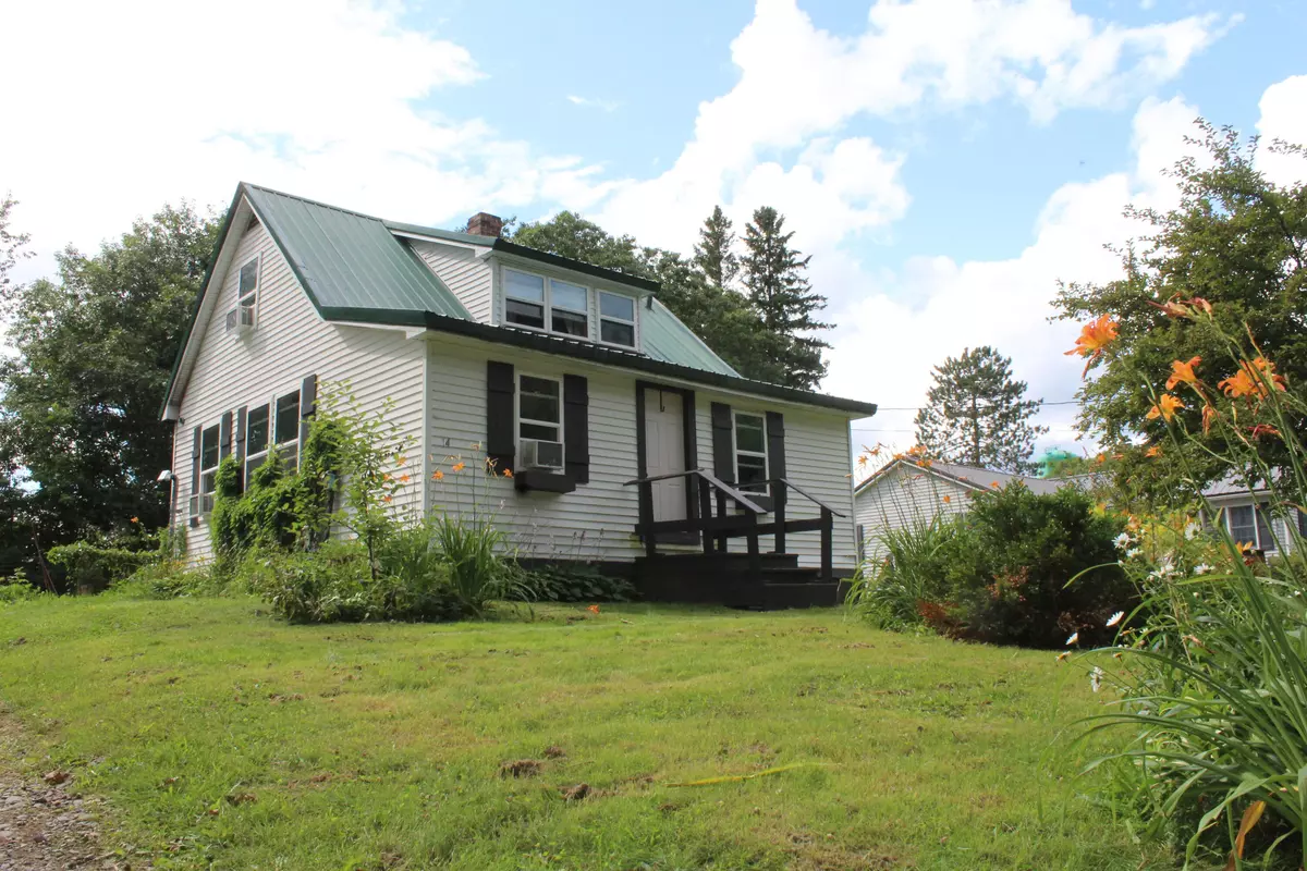 Howland, ME 04448,14 Pleasant ST