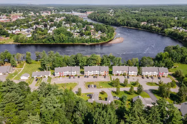 47 River Village DR #47, Milford, ME 04461