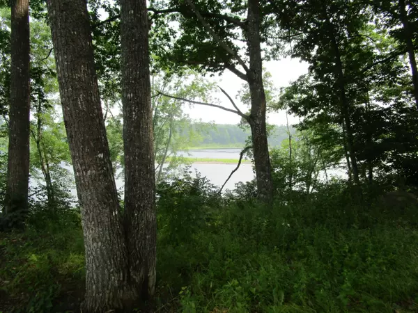 Howland, ME 04448,43 Penobscot AVE