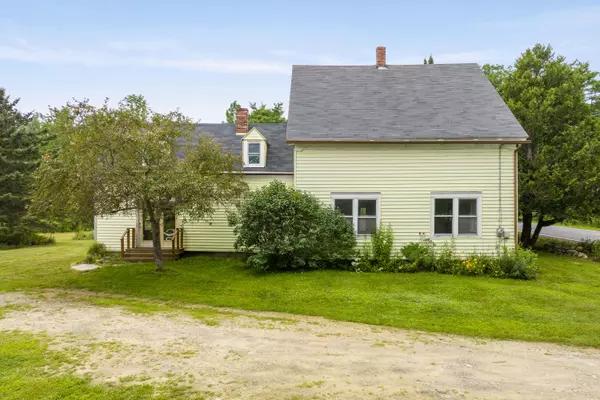 Mount Vernon, ME 04352,371 Belgrade RD