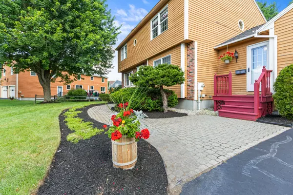 South Portland, ME 04106,10 Snowberry DR