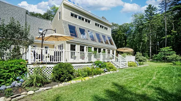 Freeport, ME 04032,8 Heritage LN